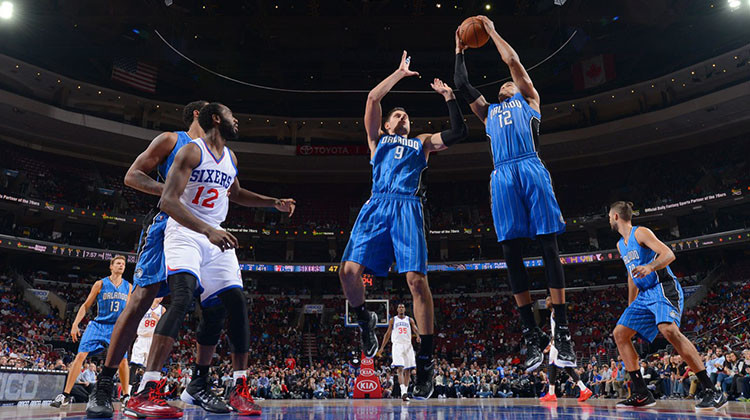 也引起了英 也引起了英