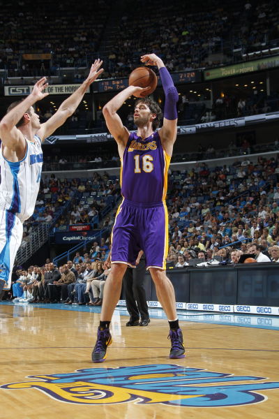 他正通过积 他正通过积